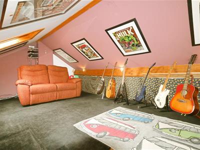 LOFT ROOM